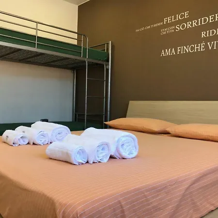 Apartamento Attico Delle Pomelie Santa Teresa Di Riva Exterior foto