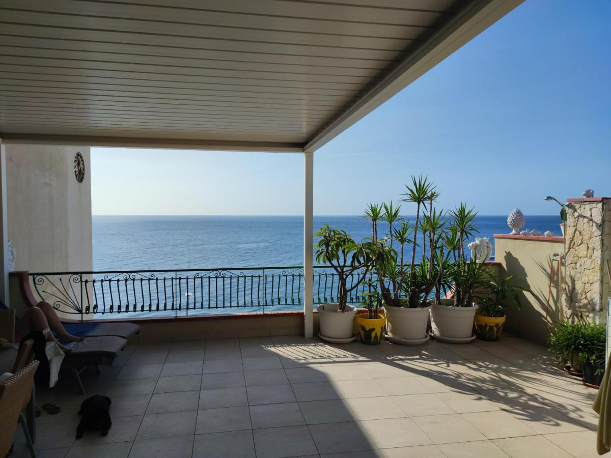 Apartment Attico Delle Pomelie Santa Teresa Di Riva